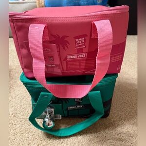 *NWT* Bundle of Trader Joe’s Pink and Green Insulated Lunch Bags